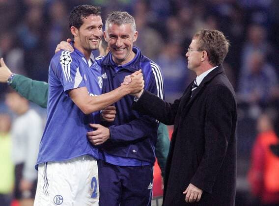 Schlußjubel Schalke, v.li.: Kevin Kuranyi, Co Trainer Mirko Slomka und Trainer Ralf Rangnick Fußball EC 1 Herren Champions League 2005 2006, FC Schalke 04 Gruppe Gelsenkirchen Freude,