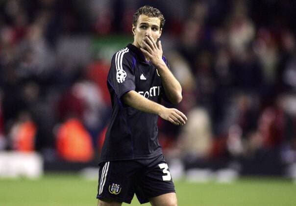 Mark De Man (Anderlecht) nachdenklich -  Fußball EC 1 Herren Champions League 2005 2006, RSC Anderlecht Einzelbild Liverpool Nachdenklichkeit,