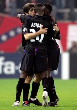 Torjubel Lyon, v.li.: Juninho, Eric Abidal, Mahamadou Diarra Fußball EC 1 Herren Champions League 2005 2006, Olympique Lyonnais, OL Gruppe pan11323 Piräus Freude,  