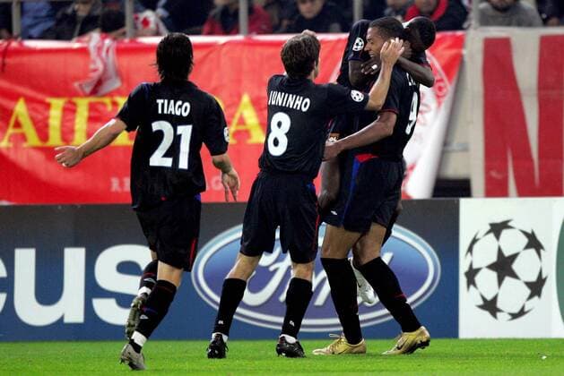 Torjubel Lyon, v.re.: John Carew, Eric Abidal, Juninho, Tiago Fußball EC 1 Herren Champions League 2005 2006, Olympique Lyonnais, OL Gruppe pan11323 Piräus Freude,  