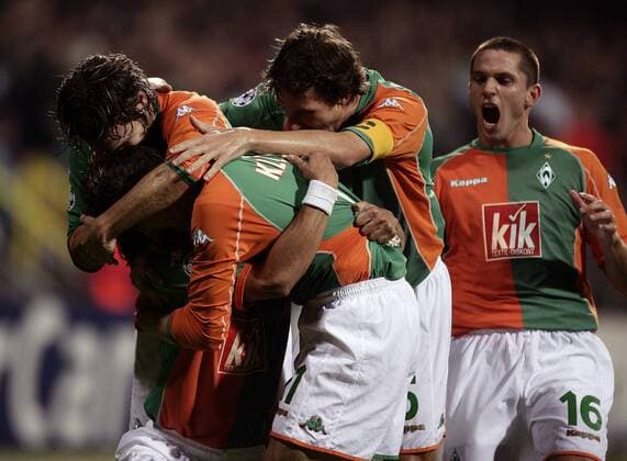 Torjubel Bremen - v.li.: Torsten Frings, Miroslav Klose, Frank Baumann und Leon Andreasen Fußball EC 1 Herren Champions League 2005 2006, SV Werder Bremen Gruppe Bremen Freude,