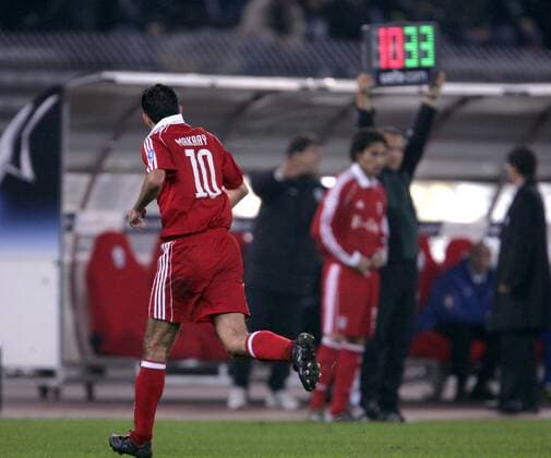Roy Makaay muss das Feld für Guerrero (beide Bayern) verlassen Fußball EC 1 Herren Champions League 2005 2006, FC Bayern München Gruppe Turin