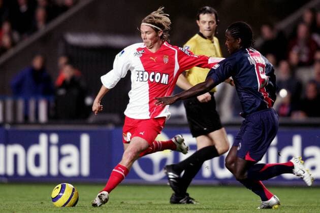 Jaroslav Plasil (Monaco, Mitte) zieht ab gegen Bernard Mendy (Paris St. Germain, re.) Fußball Herren Ligue Une 2005 2006, 1. französische Liga, Paris Saint Germain - AS Monaco 0:0, PSG Gruppe pan11365 Paris Dynamik,  