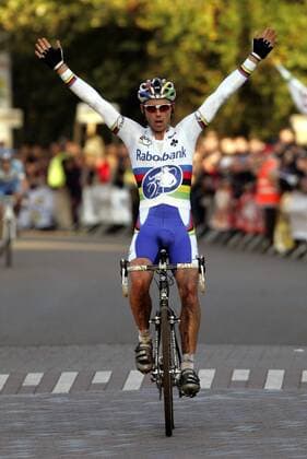 Sven Nys (Belgien Rabobank) jubelt über seinen Sieg beim Bollekescross Hamme - Zogge 2005 -  Radsport Herren Bollekescross Hamme - Zogge 2005, CycloCross, Cyclo cross, Crossrennen, Rad, Querfeldeinfahren Einzelbild Freude, Begeisterung,