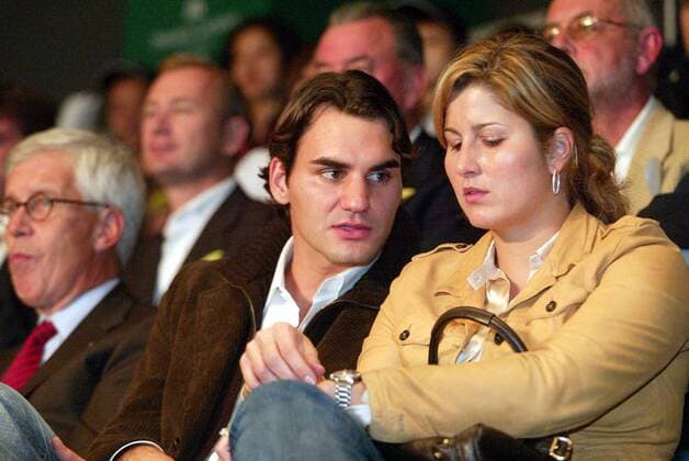Roger Federer (Schweiz) im Gespräch mit seiner Lebensgefährtin Miroslava Vavrinec -  Tennis WM Herren Masters Cup Shanghai 2005, ATP Weltmeisterschaft, Kleidung, Outfit, privat Gruppe IMCpau6138704 Shanghai