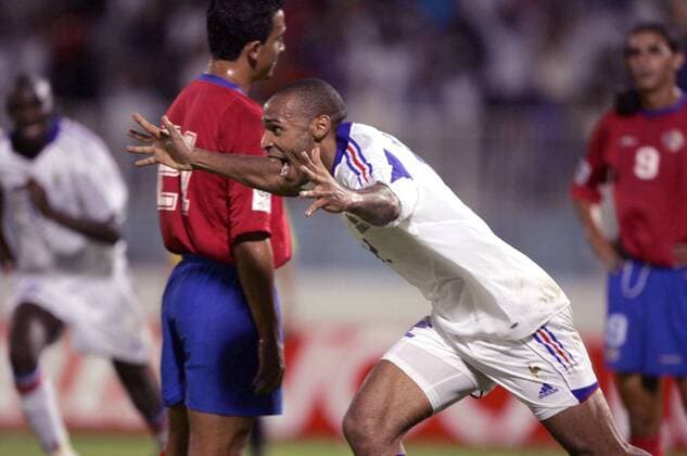 Thierry Henry (Frankreich) - Torjubel Fußball Länderspiel Herren Freundschaftsspiel 2005, Test, Testspiel, Nationalmannschaft, Nationalteam, Nationaltrikot Einzelbild pan11406 Fort de France Martinique Begeisterung, Freude,  