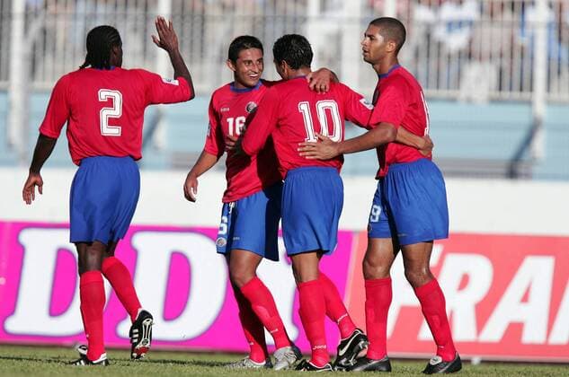 Torjubel Costa Rica, v. li.: Jervis Drummond, Carlos Hernandez, Walter Centeno und Alvaro Saborio Fußball Länderspiel Herren Länderspiel 2005, Test, Testspiel, Freundschaftsspiel, Benefizspiel, Benefiz Gruppe pan11407 Martinique Freude,  