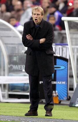 Bundestrainer Jürgen Klinsmann (Deutschland) gibt Anweisungen Fußball Länderspiel Herren Länderspiel 2005, Freundschaftsspiel, Test, Testspiel, Nationalmannschaft, Nationalteam Einzelbild Paris