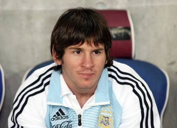 Lionel Messi (Argentinien) auf der Bank Fußball Länderspiel Herren Länderspiel 2005, Test, Testspiel, Freundschaftsspiel, Nationalmannschaft, Nationalteam Porträt Genf