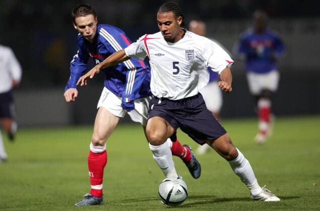 Anton Ferdinand (England U21, re.) gegen Anthony Le Tallec (Frankreich U21) Fußball Länderspiel Herren U 21 Europameisterschaftsqualifikation 2005, Qualifikation, Länderspiel, Gruppe pan11457 Nancy Dynamik,  