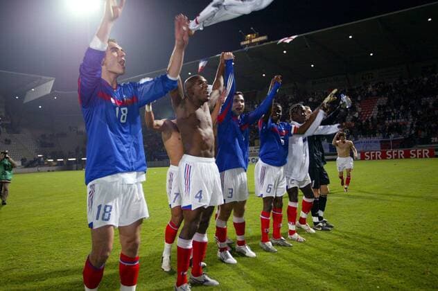 Schlussjubel Frankreich U21, v.li.: Nicolas Fauvergue, Ronald Zubar, Jeremy Berthod, Rio Antonio Mavuba, Bakari Sagna Fußball Länderspiel Herren U 21 Europameisterschaftsqualifikation 2005, Qualifikation, Länderspiel, Gruppe pan11457 Nancy Freude,  