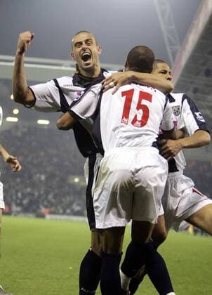 Neil Clement (li.), Diomansy Kamara (Mitte) und Curtis Davies (alle West Brom) - Torjubel - EDITORIAL USE ONLY. No use with unauthorised audio, video, data, fixture lists, club league logos or live services. Online in-match use limited to 120 images, no video emulation. No use in betting, games or single club league player publications. Fußball Herren English Premier League 2005 2006, 1. Englische Liga, West Bromwich Albion, Gruppe Bromwich Freude, Begeisterung,