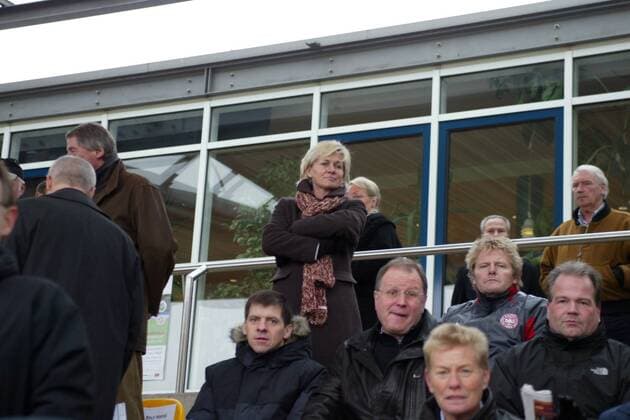 Bundestrainerin Silvia Neid (Deutschland, Mitte) zu Gast beim UEFA Cup Spiel in Frankfurt Fußball EC 1 Damen UEFA Cup 2005 2006, Pokal, Europapokal, Europacup, Frauen, Frauenfußball Totale Frankfurt M.