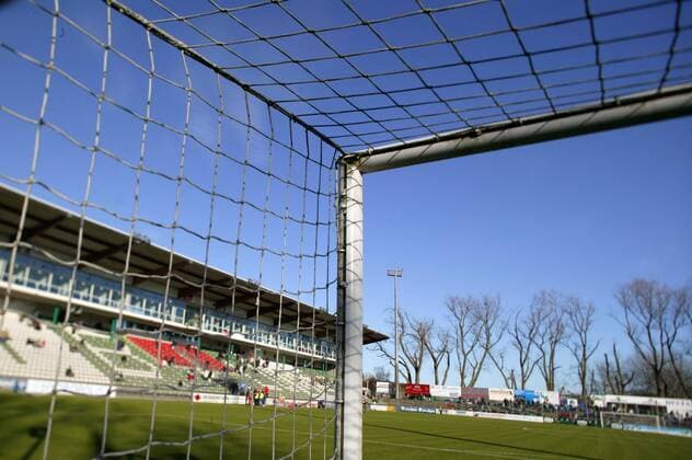 Fußball, Stadiongeschichte VfB Lübeck Stadion an der Lohmühle, der Heimspielstätte des VfB Lübeck Fußball Herren Regionalliga Nord 2005 2006, 3. Liga Totale Stadion an der Lohmühle Lübeck Leere