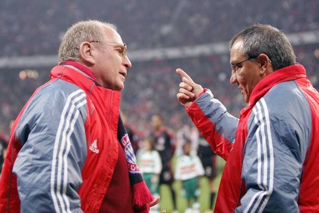 Manager Uli Hoeneß (li.) im Gespräch mit Trainer Felix Magath (beide Bayern) Fußball EC 1 Herren Champions League 2005 2006, FC Bayern München Gruppe München
