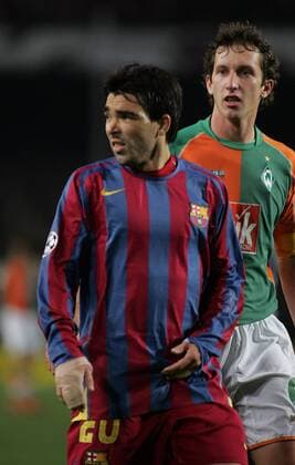 Frank Baumann (Bremen, re.) und Deco (FC Barcelona) -  Fußball EC 1 Herren Champions League 2005 2006, Barca - SV Werder Bremen 3:1 Gruppe Barcelona