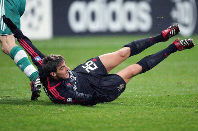 Sebastian Deisler (Bayern) am Boden Fußball EC 1 Herren Champions League 2005 2006, FC Bayern München Einzelbild München