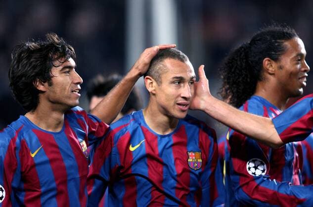 Torjubel FC Barcelona, v. li.: Giovanni van Bronckhorst, Henrik Larsson und Ronaldinho Fußball EC 1 Herren Champions League 2005 2006, Barca Gruppe pan11536 Barcelona Freude  
