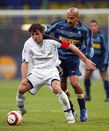 Balazs Borbely (Artmedia Bratislava, li.) gegen Juan Sebastian Veron (Inter) Fußball EC 1 Herren Champions League 2005 2006, FC Internazionale Mailand - Artmedia Bratislava 4:0 Gruppe FC Petrzalka Mailand