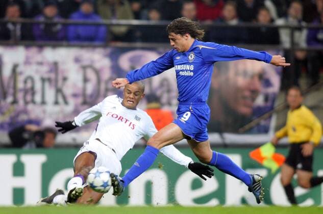 Hernan Crespo (Chelsea, re.) gegen Vincent Kompany (Anderlecht) Fußball EC 1 Herren Champions League 2005 2006, RSC Anderlecht - Chelsea FC London 0:2 Gruppe pan11547 Brüssel Dynamik, Kampf,  