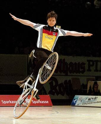 David Schnabel (Deutschland) Radsport WM Herren Weltmeisterschaft 2005, Kunstrad, Kunstradfahren, Kunstfahren, Kunstradsport, Hallenradsport, Rad Einzelbild Freiburg