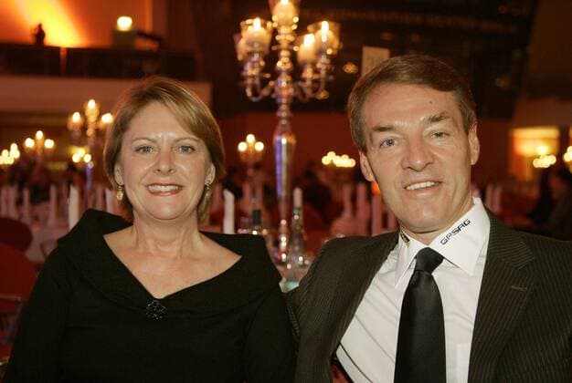 Trainer Pierre Page (EHC Eisbären Berlin) mit Ehefrau Donna anläßlich der Wahl zum Berliner Sportler des Jahres 2005, Page erreichte mit seinem Team Platz 1 und unter den Trainern Platz 2 Eishockey Herren Berliner Sportler des Jahres 2005, Gala, Sportgala, Sportlergala, Auszeichnung, Sportlerauszeichnung Gruppe Champions Berlin