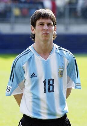 Lionel Messi (Argentinien U20) während der Nationalhymne Fußball WM Herren U 20 Junioren Weltmeisterschaft 2005, Länderspiel, Nationalmannschaft, Nationalteam Porträt Gruppe D Tilburg