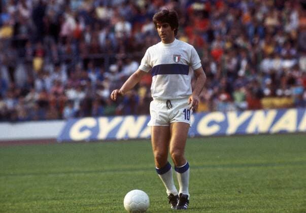 Gianni Rivera (Italien) am Ball Fußball WM Herren Weltmeisterschaft 1974, Länderspiel, Nationalmannschaft, Nationalteam, Nationaltrikot, Vdia Einzelbild Gruppe 4 München