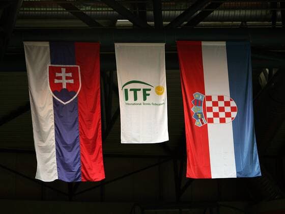 Die Nationalfahnen von Slowakei und Kroatien Tennis Herren Davis Cup 2005, DavisCup, Finale Gruppe Bratislava