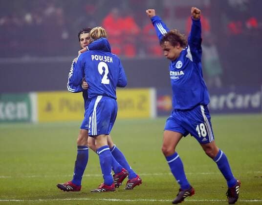 Torjubel Schalke, v.li.: Levan Kobiashvili, Christian Poulsen, Rafinha Fußball EC 1 Herren Champions League 2005 2006, FC Schalke 04 Gruppe Mailand Freude,