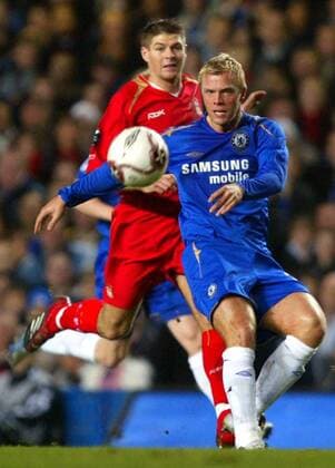 Eidur Gudjohnsen (Chelsea, re.) gegen Steven Gerrard (Liverpool) -  Fußball EC 1 Herren Champions League 2005 2006, Chelsea FC London - FC Liverpool 0:0, Gruppe London Dynamik,