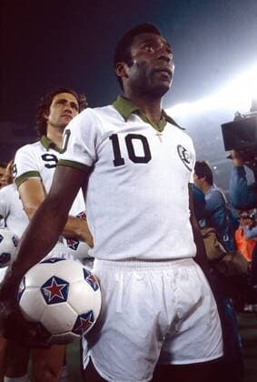 Pele (Cosmos New York) - Einmarsch Fußball Herren NASL 1977, North American Soccer League, 1. Amerikanische Liga, Cosmos New York Einzelbild Aufnahmedatum geschätzt New York