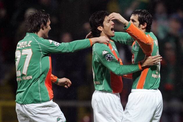 Torjubel Bremen, v.li.: Christian Schulz, Nelson Haedo Valdez und Johan Micoud Fußball EC 1 Herren Champions League 2005 2006, SV Werder Bremen, Vdig Gruppe Bremen Freude,