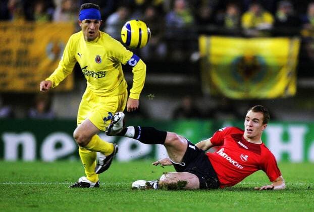 Rodolfo Arruabarrena (Villarreal, li.) gegen Matthieu Chalme (Lille) Fußball EC 1 Herren Champions League 2005 2006, FC Villarreal - OSC Lille 1:0 Gruppe pan11710 Villarreal Dynamik,  