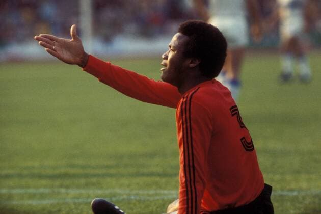 Arsene Auguste (Haiti) unzufrieden am Boden Fußball WM Herren Weltmeisterschaft 1974, Länderspiel, Nationalmannschaft, Nationalteam, Nationaltrikot, Vdia Einzelbild Gruppe 4 München