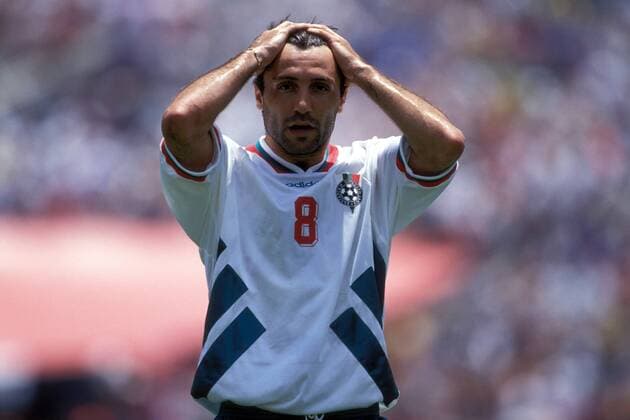 Hristo Stoichkov (Bulgarien) rauft sich enttäuscht die Haare Fußball WM Herren Weltmeisterschaft 1994, Nationalmannschaft, Nationalteam, Nationaltrikot, Länderspiel Einzelbild Pasadena, Los Angeles, LA, L.A. Enttäuschung, Verzweiflung,