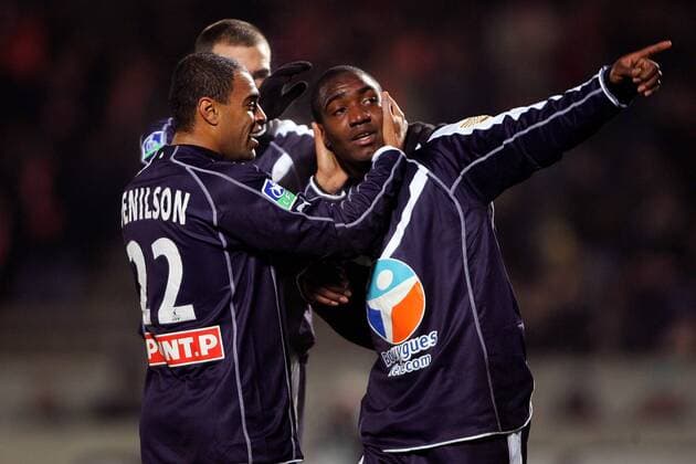 Edixon Perea (re.) und Denilson (beide Bordeaux) - Torjubel Fußball Herren Coupe de la Ligue 2005 2006, Französischer Ligapokal, Pokalspiel, 1. Französische Liga Gruppe pan11848 Bordeaux Freude,  