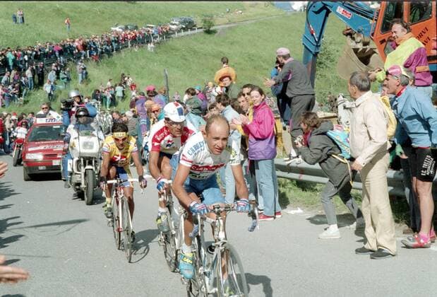 Marco Pantani (Italien Carrera Tassoni) vor Miguel Indurain (Spanien Banesto) und Claudio Chiappucci (Italien Carrera) am Anstieg -  Radsport Herren Giro d Italia 1994, dItalia, Straßenradsport, Straße, Rad Totale 15. Etappe: Merano - Aprica