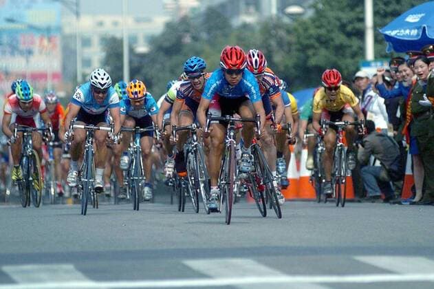 Wong Kam Po (Hongkong China) überquert als Erster die Ziellinie -  Radsport Herren 10. Shenzhen Tour 2005, Straßenradsport, Straße, Rad Gruppe IMCp05658501 Shenzhen Dynamik,