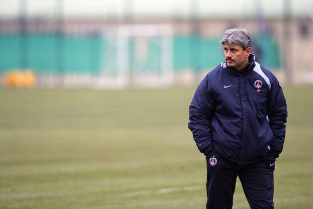 Trainer Guy Lacombe (Paris St. Germain) während der ersten Trainingseinheit Fußball Herren Ligue 1 2005 2006, 1. Französische Liga, Paris Saint Germain, PSG, Training, Vdig Einzelbild Paris  