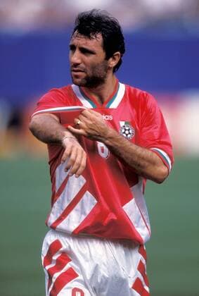 Hristo Stoichkov (Bulgarien) nachdenklich Fußball WM Herren Weltmeisterschaft 1994, Nationalmannschaft, Nationalteam, Nationaltrikot, Länderspiel, Viertelfinale Einzelbild East Rutherford New York New Jersey, NY, N.Y., NJ, N.J. Nachdenklichkeit, Skepsis,