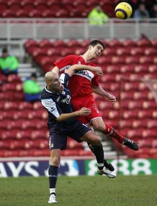 Chris Riggott (Middlesbrough, re.) gegen Antoine Sibierski (Manchester City) -  Fußball Herren English Premier League 2005 2006, 1. Englische Liga, FC Middlesbrough - Manchester City 0:0 Gruppe Middlesbrough Dynamik,