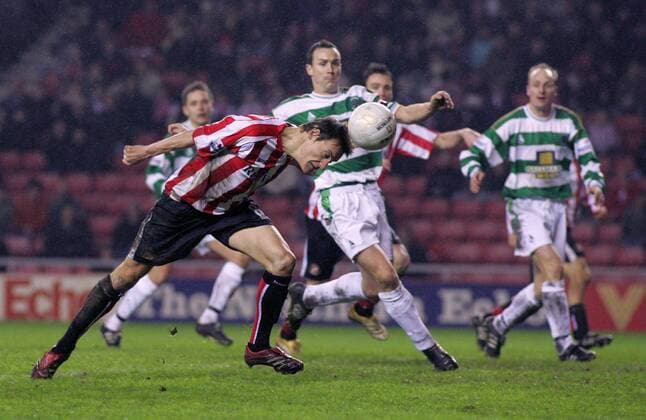 Dean Whitehead (Sunderland) - Kopfball -  Fußball Herren English FA Cup 2005 2006, Englischer Pokal, Sunderland FC - Northwich Victoria FC 3:0, Vdig Einzelbild Sunderland Dynamik,