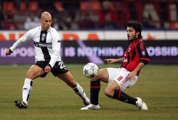 Gennaro Gattuso (Milan, re.) gegen Mark Bresciano (Parma) Fußball Herren Serie A 2005 2006, 1. Italienische Liga, AC Mailand - Parma FC 4:3 Gruppe Mailand