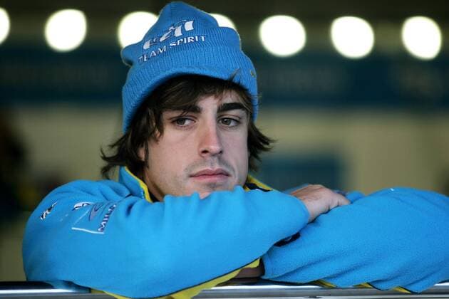 Fernando Alonso (Spanien Renault) müde Motorsport Herren Testfahrten 2006, Formel 1 Weltmeisterschaft, F1, F, GP, WM, Test, Tests, Testfahrt Porträt Jerez de la Frontera Erschöpfung,