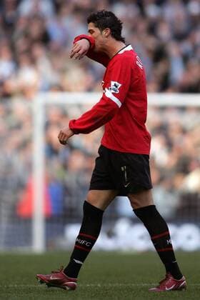 Cristiano Ronaldo (Manchester United) schleicht enttäuscht vom Platz -  Fußball Herren English Premier League 2005 2006, 1. Englische Liga, Manchester United, ManU Einzelbild Manchester Enttäuschung,