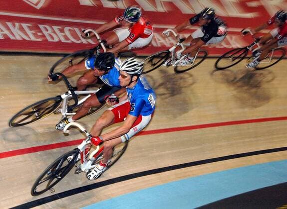 Franco Marvulli (Schweiz, re.) wechselt auf Andreas Kappes (Deutschland) Radsport Herren 42. Bremer Sechstagerennen 2006, Sechstage, Sechs, Sixdays, Six Days Gruppe Bremen