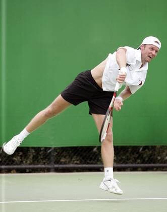 Rainer Schüttler (Deutschland) - Aufschlag Tennis Herren Australian Open 2006, ATP Tour, Grand Slam, Hartplatz, Hardcourt, Hartplatztennis, Hartplatzturnier, Einzelbild Melbourne Dynamik,