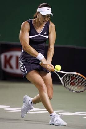 Martina Hingis (Schweiz) - beidhändige Rückhand Tennis Damen Australian Open 2006, Grand Slam, WTA Tour, Hartplatz, Hardcourt, Hartplatztennis, Hartplatzturnier Einzelbild Melbourne Dynamik,