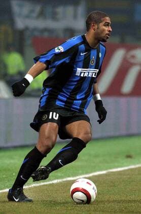 Adriano (Inter) am Ball -  Fußball Herren Serie A 2005 2006, 1. Italienische Liga, FC Internazionale Mailand Einzelbild Mailand Dynamik,